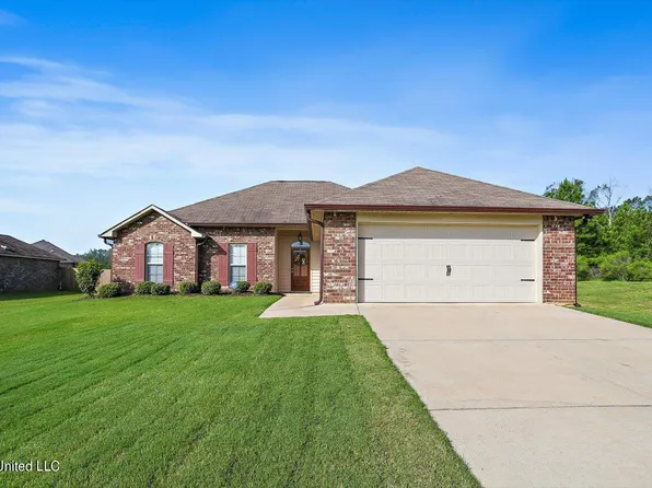 217 Cypress Knee Cv, Terry, MS 39170