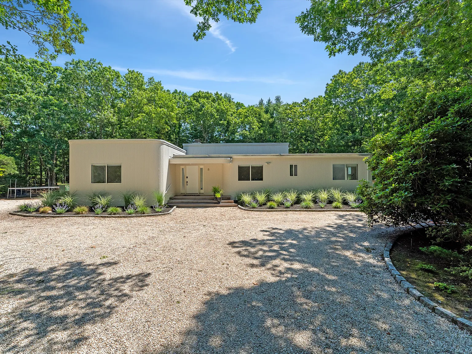 Renovated Quogue Contemporary — Photo 1