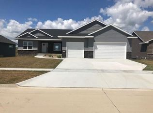 3198 Artesian Rd, Marion, IA 52302