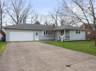 1437 Westwood Dr, Lorain, OH 44053