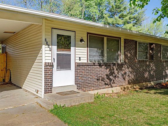 3rd image of 2318 Lee Dr