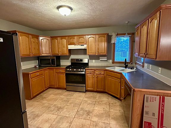 3rd image of 208 E 54th Street Pl