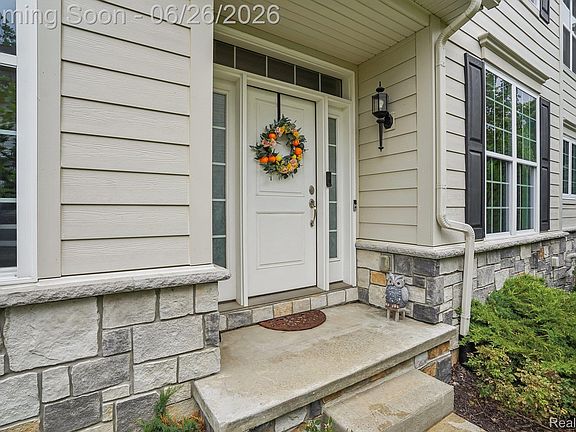4th image of 42832 Cardinal Way