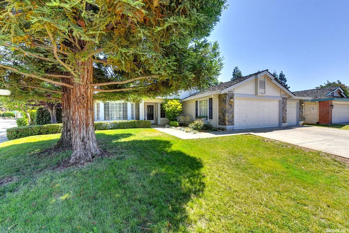 9351 Savin Pl photo 1