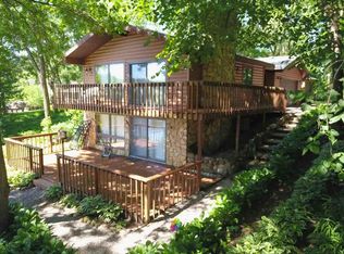 S7518 Oak Rd, Merrimac, WI 53561