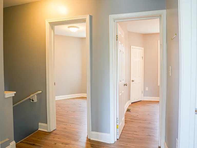 1204 Bonaparte Ave — Photo 23