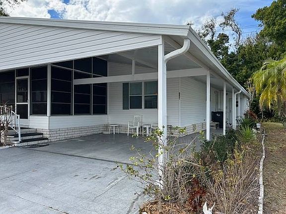 3rd image of 6821 Coconut Grove Cir