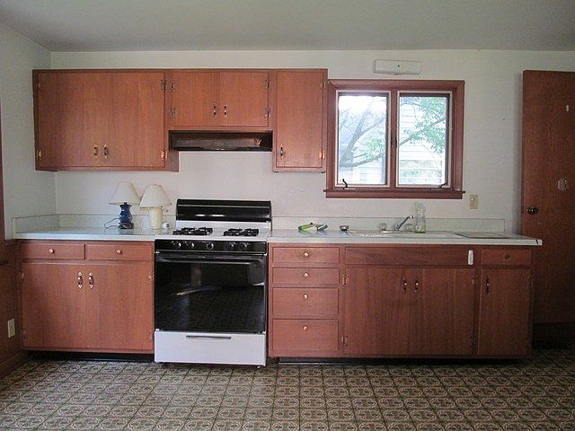2nd image of 1107 Monroe St