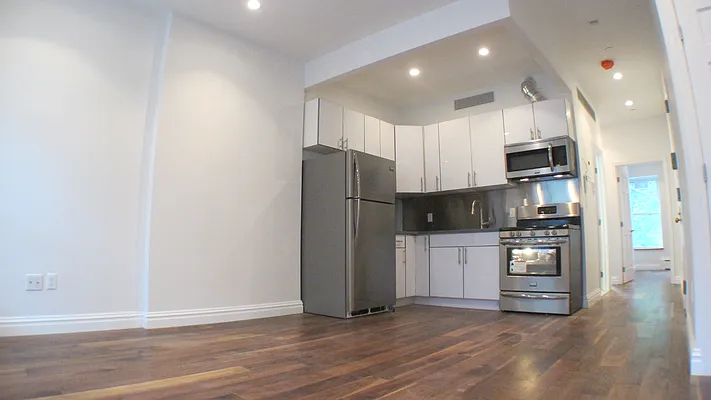 Rented by Keller Williams NYC | media 8