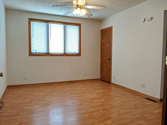 4th image of 129 Gurler St
