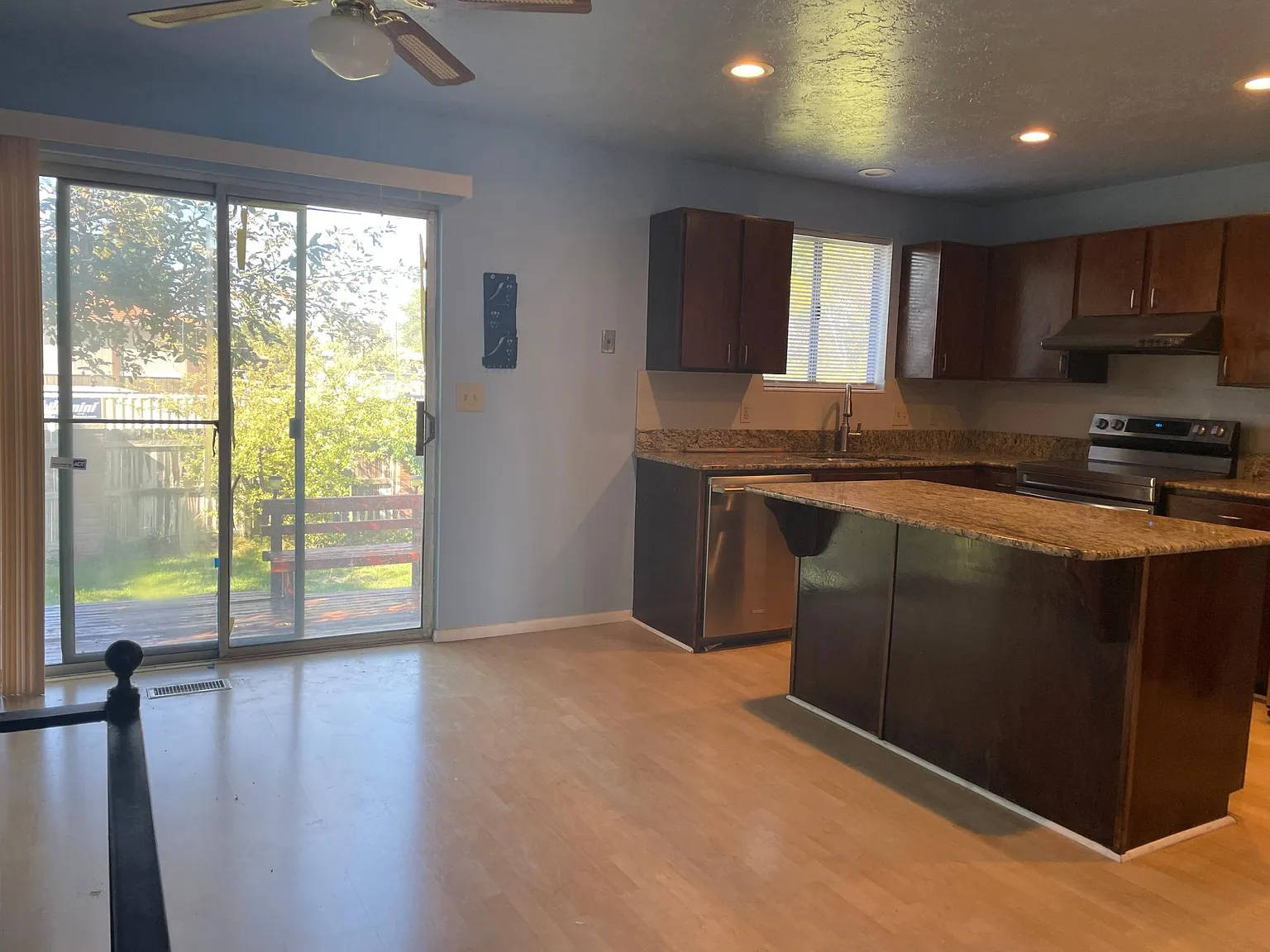 4 bed, 2.5 bath, 2150 sqft, $2,300 — Photo 2