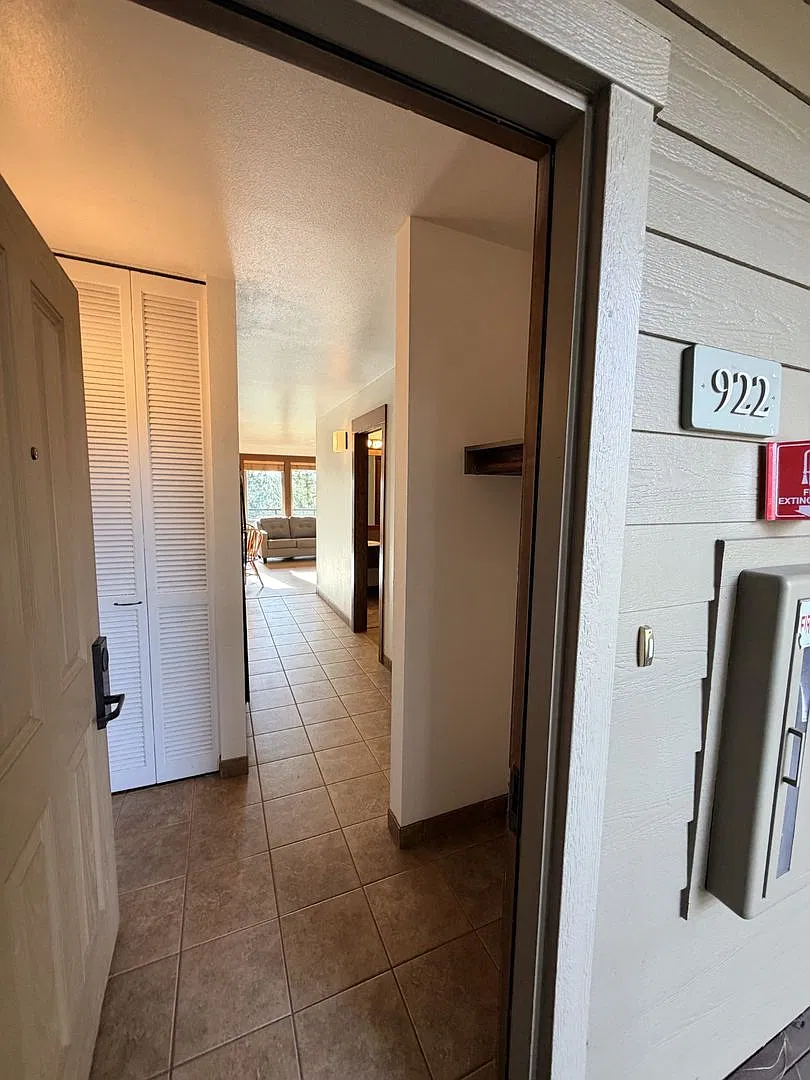 Furnished Condo With All Utilities & Internet Included - Available Now — Photo 4