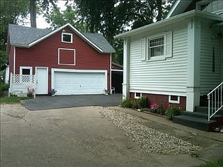 3rd image of 728 E Lincoln Ave