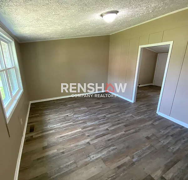 105 W College St #1 — Photo 14