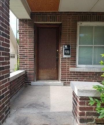2nd image of 3213 Saint John Ave