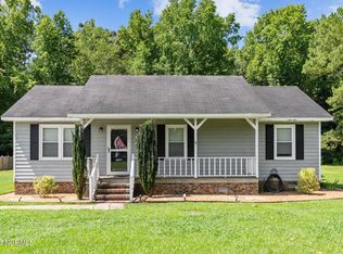202 Chesterfield Dr, Washington, NC 27889