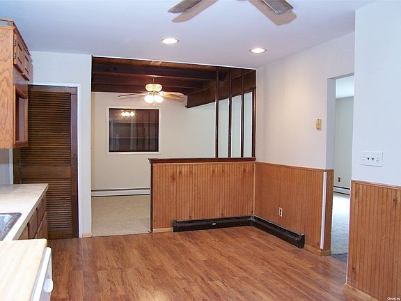 5th image of 489 Main St