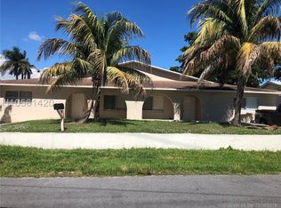 214 SW 9th St #12, Hallandale Beach, FL 33009
