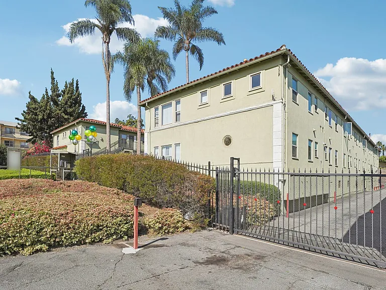 Ladera Apartments — Photo 25