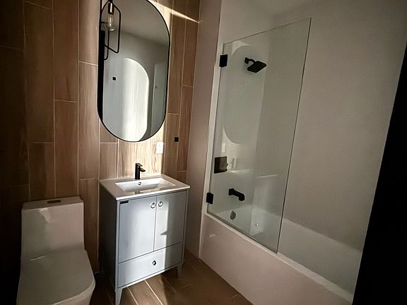 5th image of 172 New York Ave #1LG
