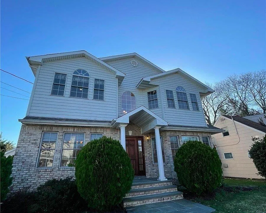 26 Slocum Ave