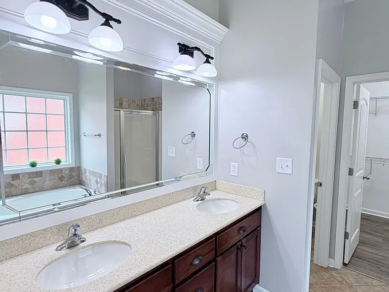 705 Post Oak Way — Photo 11