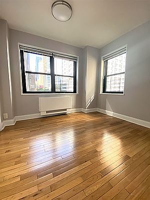 5th image of 305 E 47th St #15J