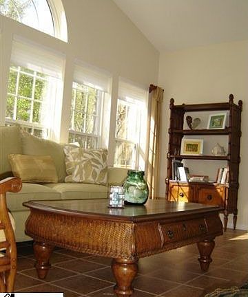5th image of 213 Woodland Creek Way