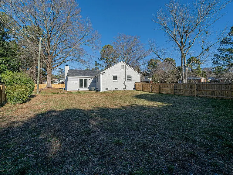 3322 Bell Dr — Photo 30