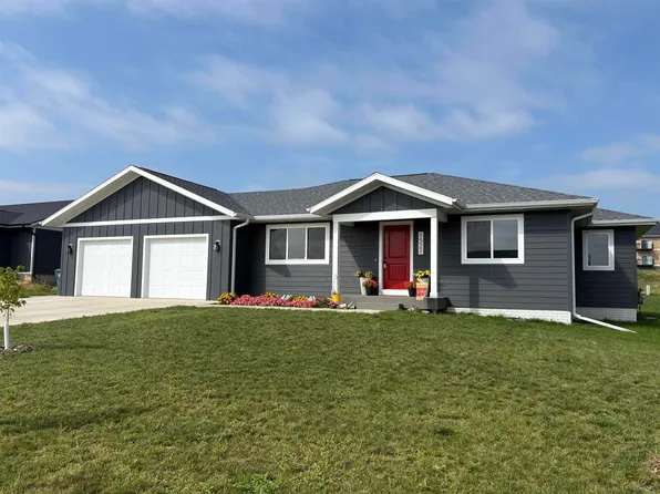 1522 Lincoln Pl SE, Orange City, IA 51041