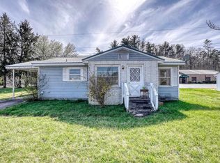 47 Hatchett St, Murphy, NC 28906