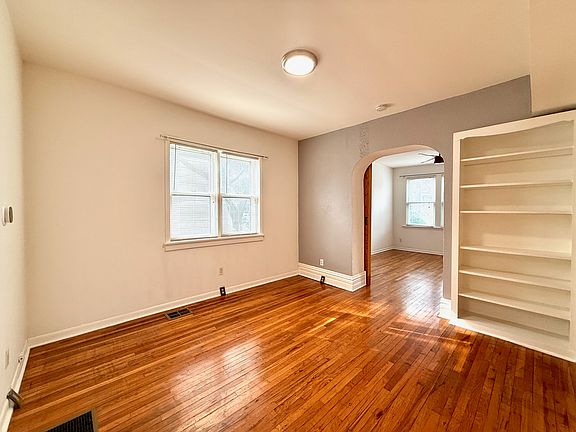 5th image of 1723 N Richmond St #1F