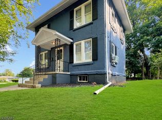 22 Valley View Cir, Phillipsburg, NJ 08865