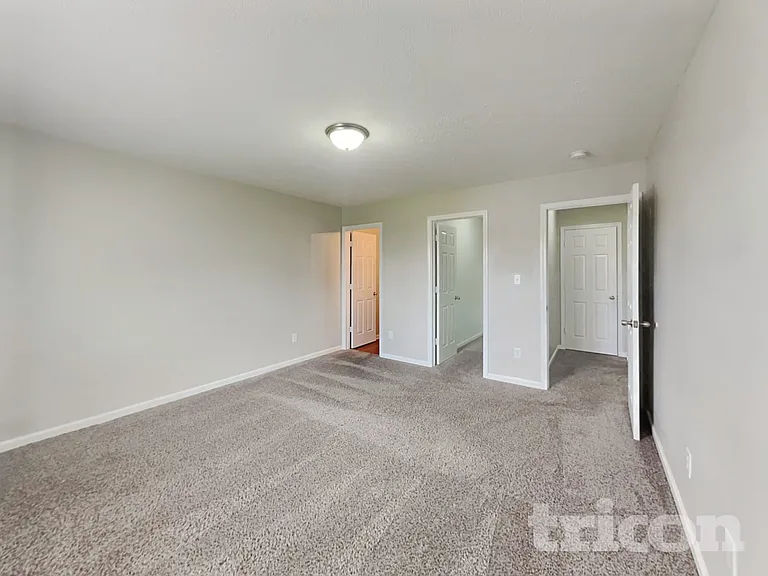7916 Amadeus Dr — Photo 5