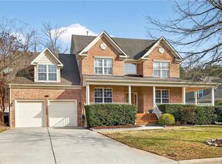 2320 Pierce Ln, Virginia Beach, VA 23453