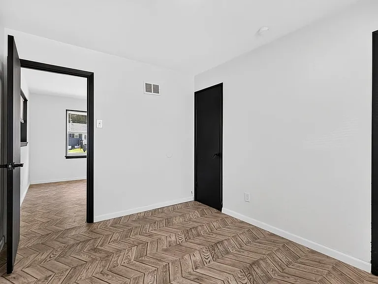 5544 Sapphire Ave — Photo 28