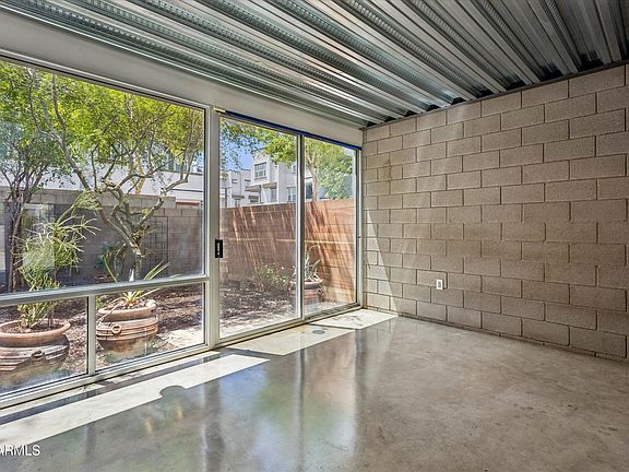3rd image of 727 E PORTLAND Street #33