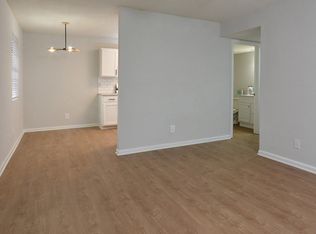 206 Scientific St #Q, Jamestown, NC 27282