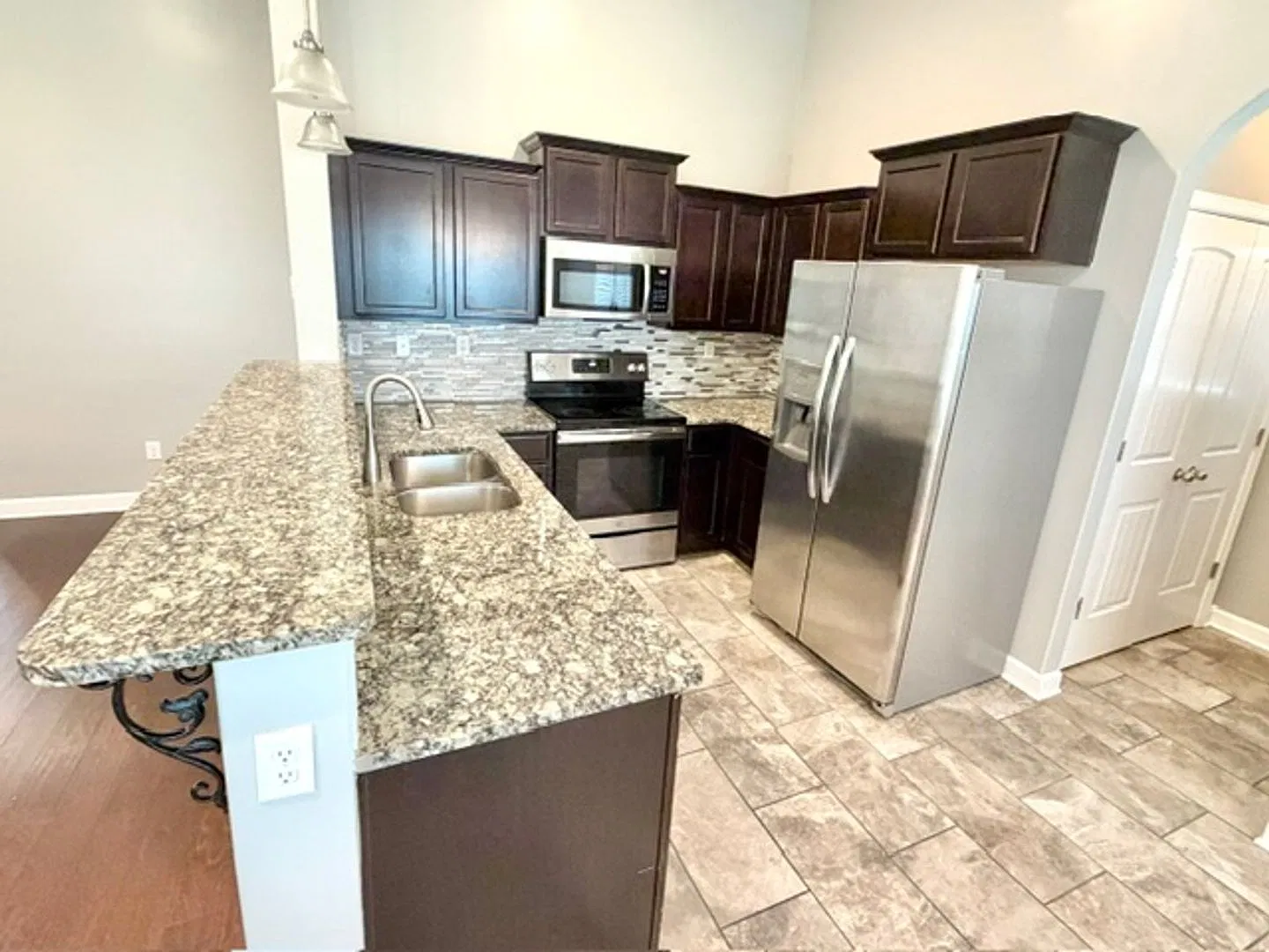 AinsleyCove8618 — Photo 3