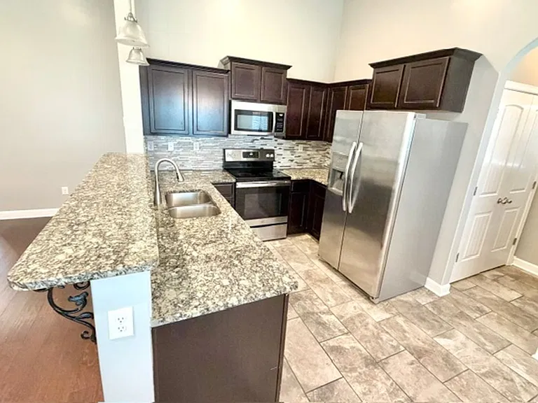8618 Ainsley Cv — Photo 3