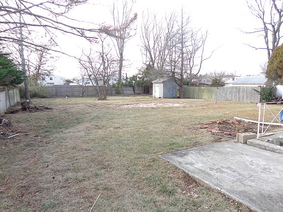 3rd image of 380 Baylawn Ave