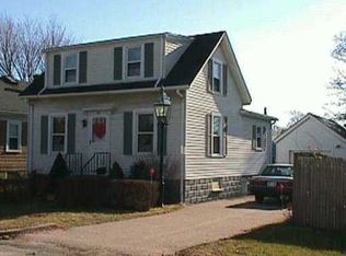 50 Walley St, Bristol, RI 02809