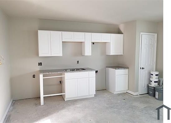 4th image of 2801 Virginia St #1