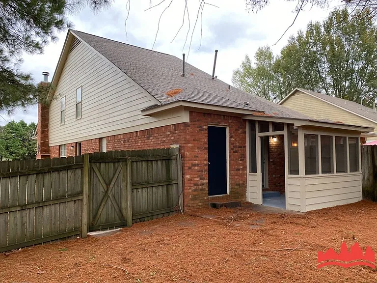2159 Shady Grove Cv — Photo 17