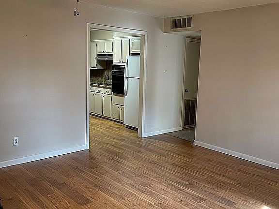 5th image of 4801 McPhill Dr