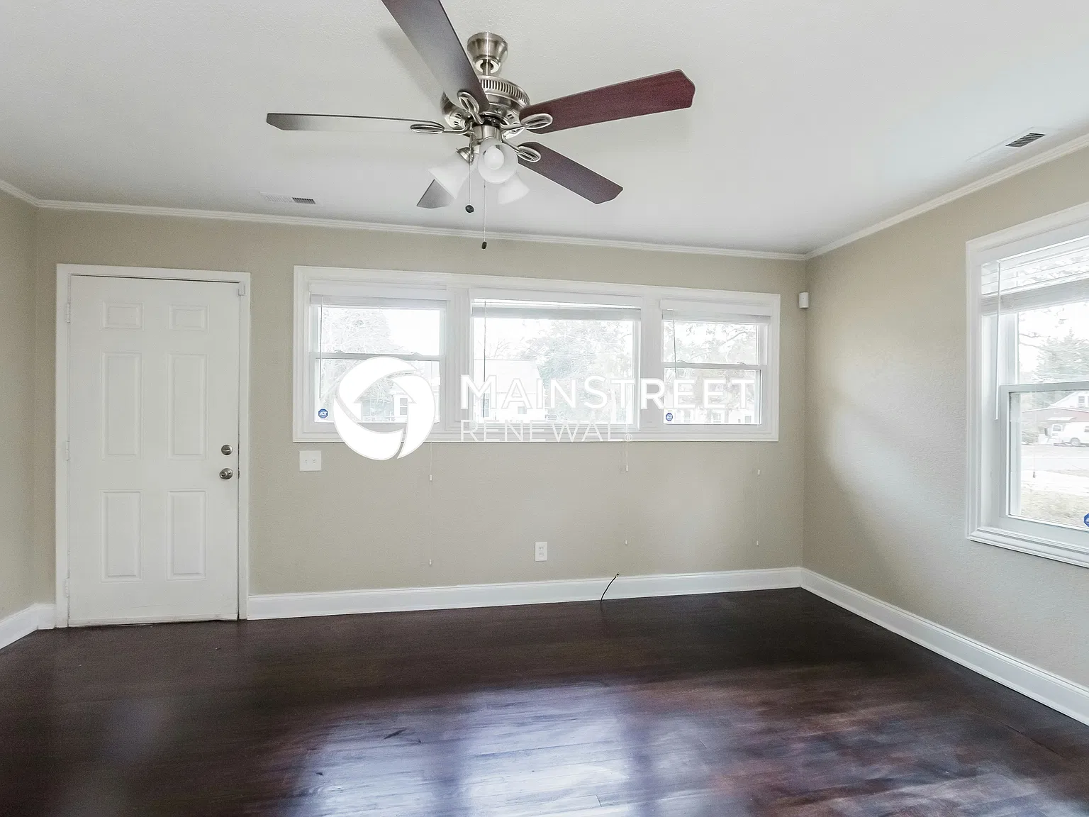 2124 Highland St — Photo 4
