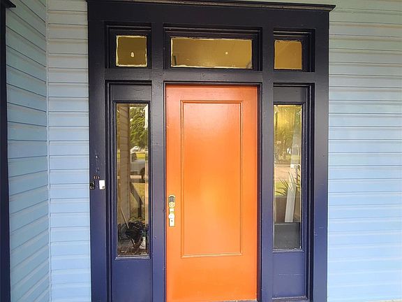 4th image of 615 E Washington St