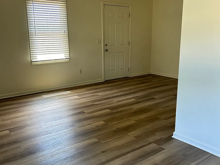 2836 Walls Branch Rd — Photo 2