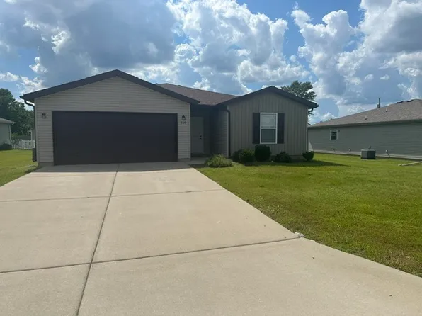 160 Travis St, Hollister, MO 65672