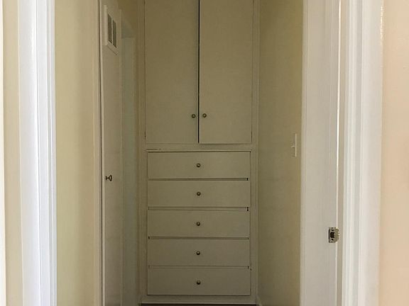 5th image of 1013 Concord St